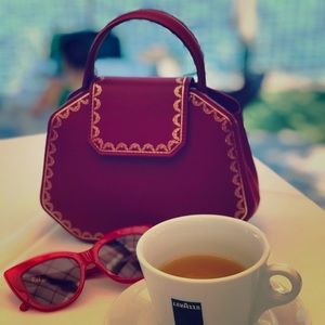 ❤️ Happy Poshing! Guirlande de Cartier bag. ❤️